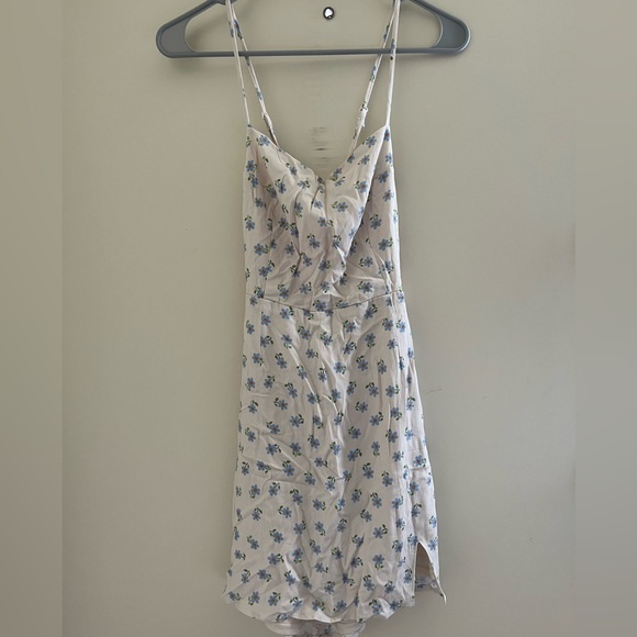 Kendall/Kylie Flower Dress - Picture 1 of 3